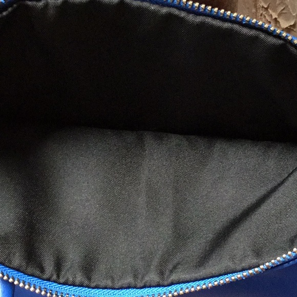 NWOT Leather Handbag in blue and yellow - Picture 6 of 7